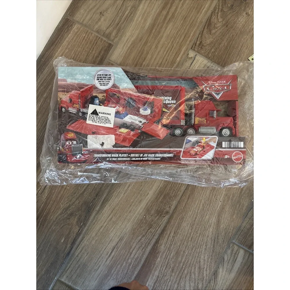 Disney and Pixar Cars Transforming Mack‎ Playset, 2-in-1 toy Truck & Tune-Up New